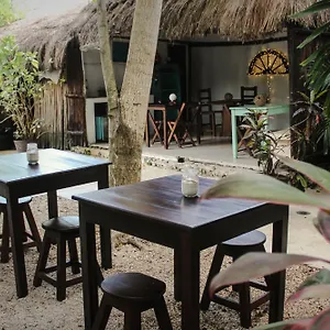 https://secret-garden-tulum-hotel.quintano-roohotels.com