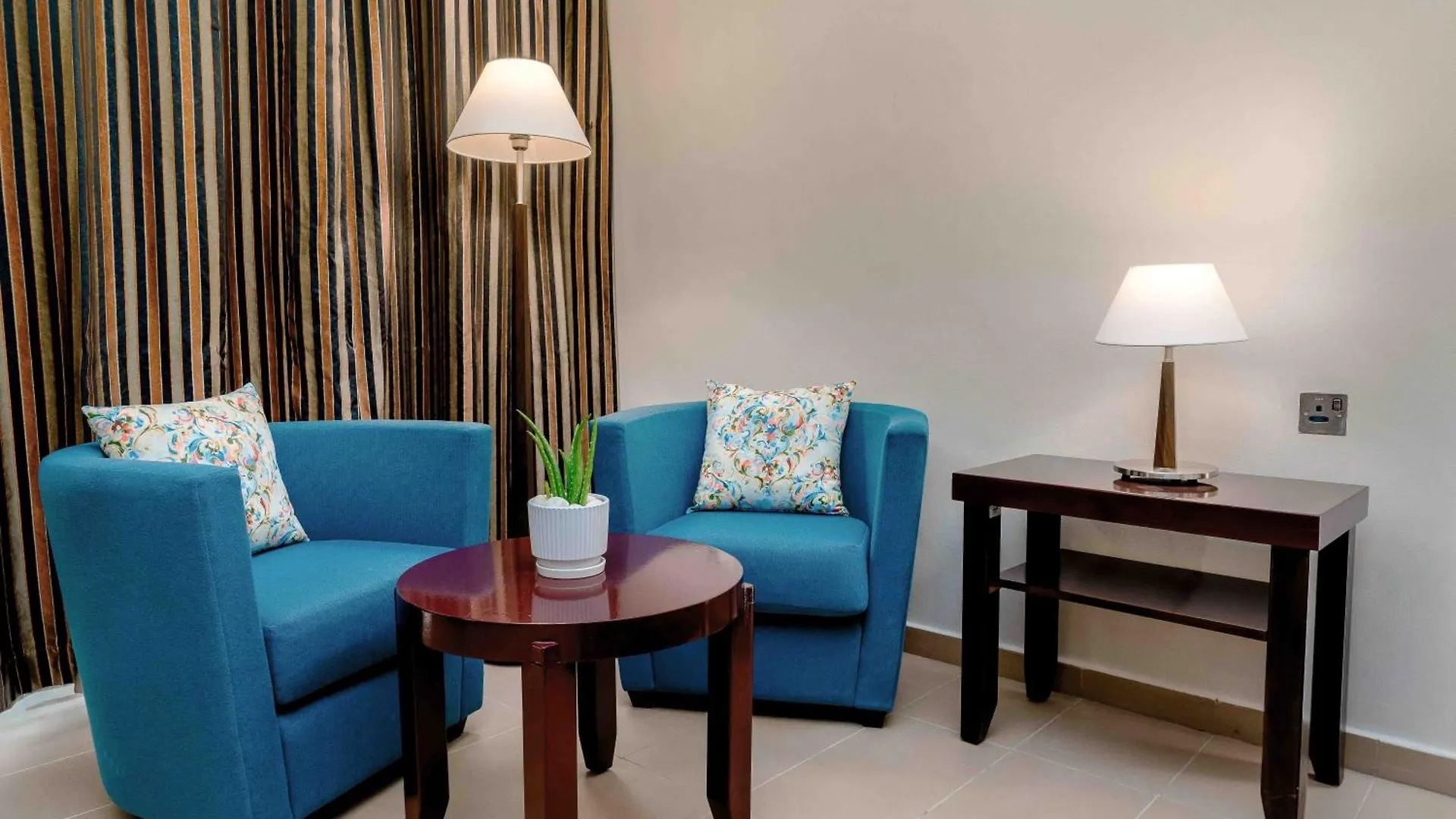 אבו דאבי Metropolitan Al Mafraq Hotel איחוד האמירויות הערביות